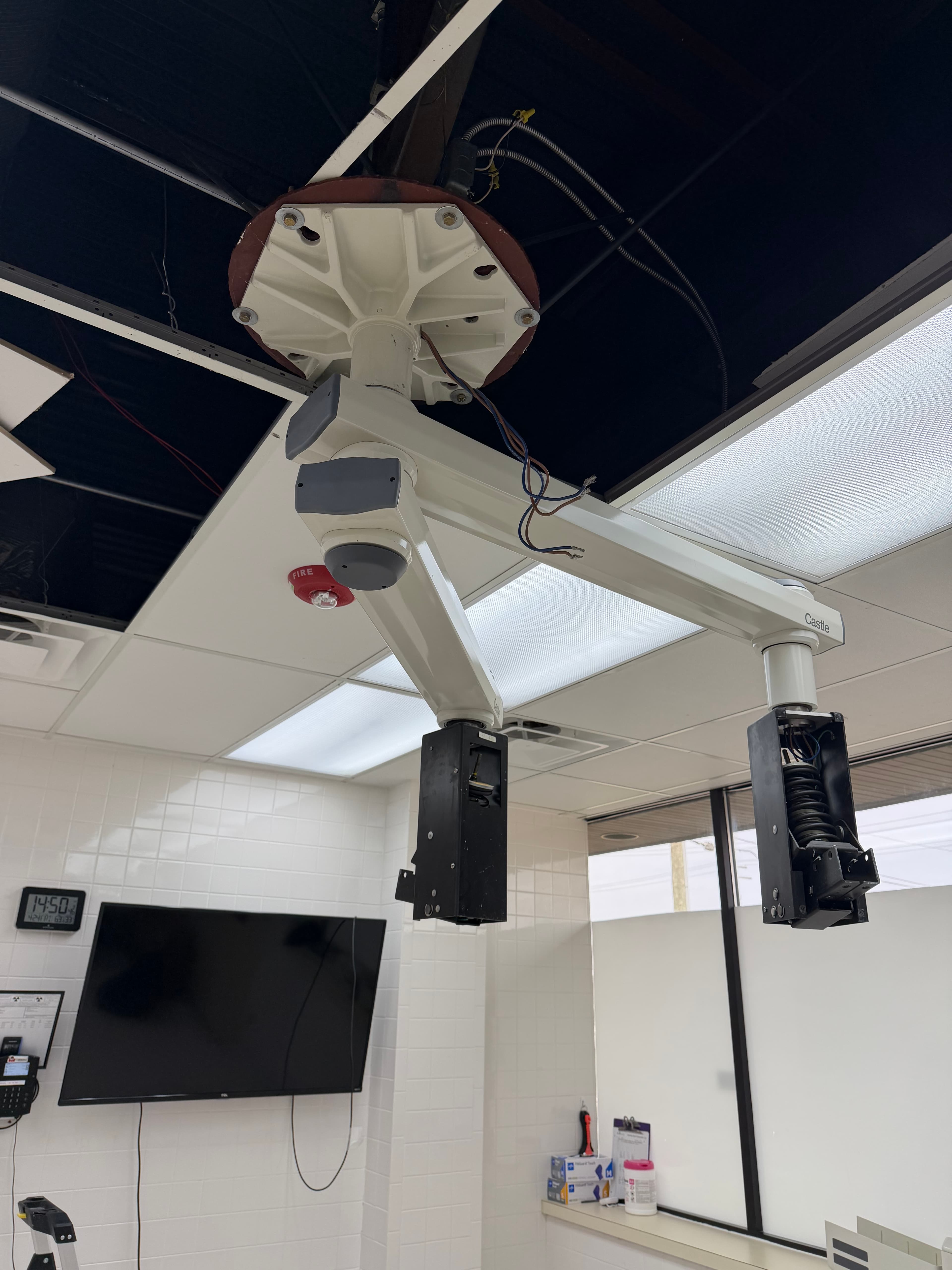 Surgical Light System Installation & Integration — project image 3