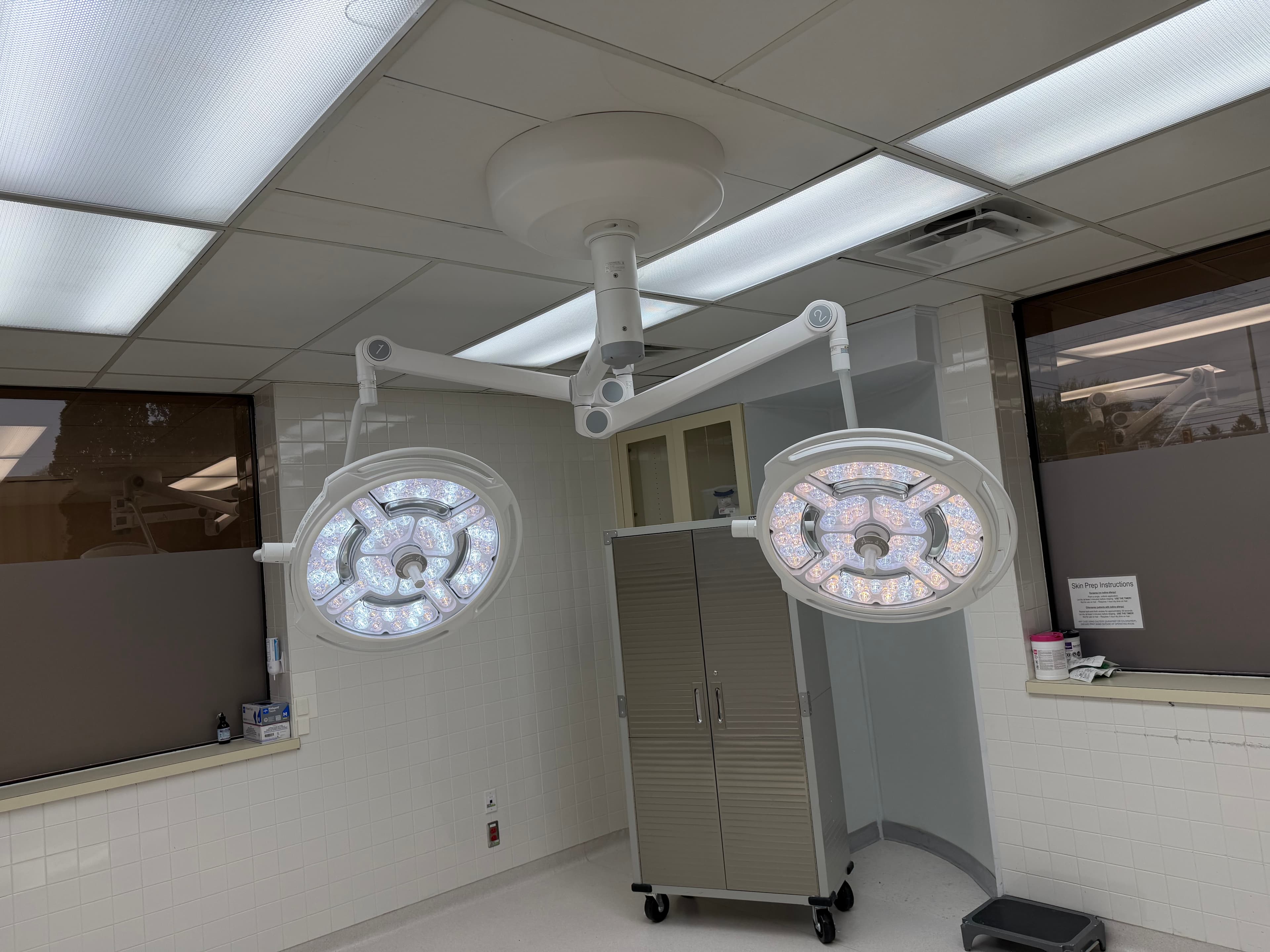 Surgical Light System Installation & Integration — project image 5